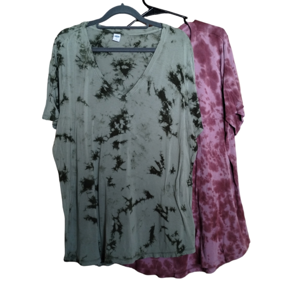 Old Navy Luxe bundle of two T-shirts V-neck size XL